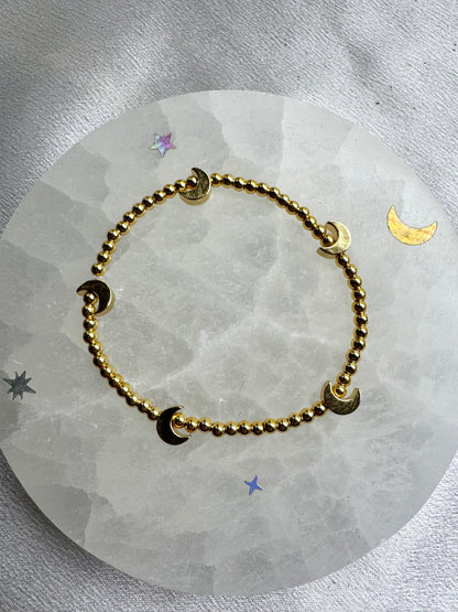 Dainty Crescent Moon Bracelet