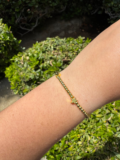 Dainty Gold Star Bracelet