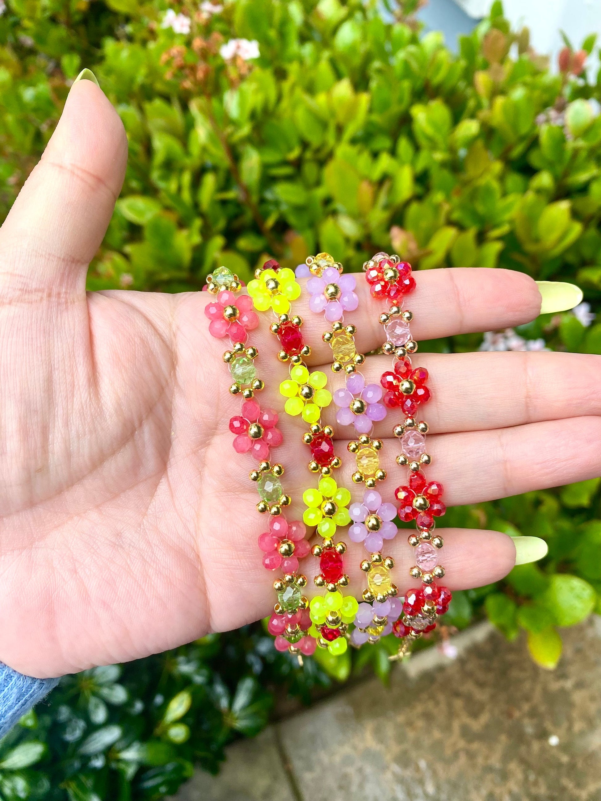 Make your own custom flower daisy crystal beaded bracelet 30+ colors available perfect gift for any loved one for her birthday, christmas, mothers day, etc. Bright beautiful colors and 18k gold filled beads and chain, tarnish resistant