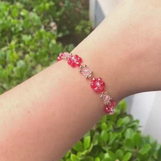 Red Pink Gold Daisy Flower Beaded Bracelet | Cute Bracelet | Mothers Day Gift | Birthday Gift | Bridesmaid Gift | Jewelry