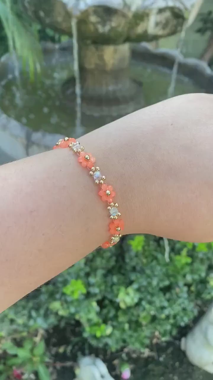 Cute Dainty Orange and White Daisy Flower Crystal Beaded Bracelet |Cute Bracelet |Mothers Day Gift | Birthday Gift | Bridesmaid Gift|Jewelry