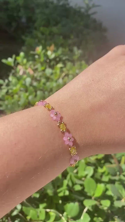 Cruel Summer inspired Dainty Pink and Yellow Daisy Flower Crystal Beaded Bracelet | Mothers Day Gift | Birthday Gift | Bridesmaid Gift