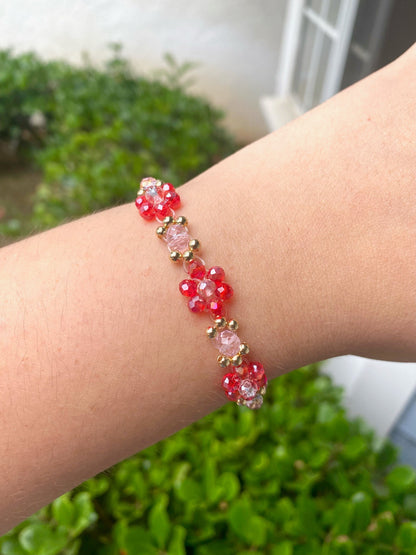 Red Pink Gold Daisy Flower Beaded Bracelet | Cute Bracelet | Mothers Day Gift | Birthday Gift | Bridesmaid Gift | Jewelry