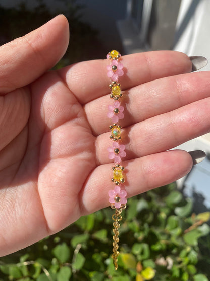 Cruel Summer inspired Dainty Pink and Yellow Daisy Flower Crystal Beaded Bracelet | Mothers Day Gift | Birthday Gift | Bridesmaid Gift