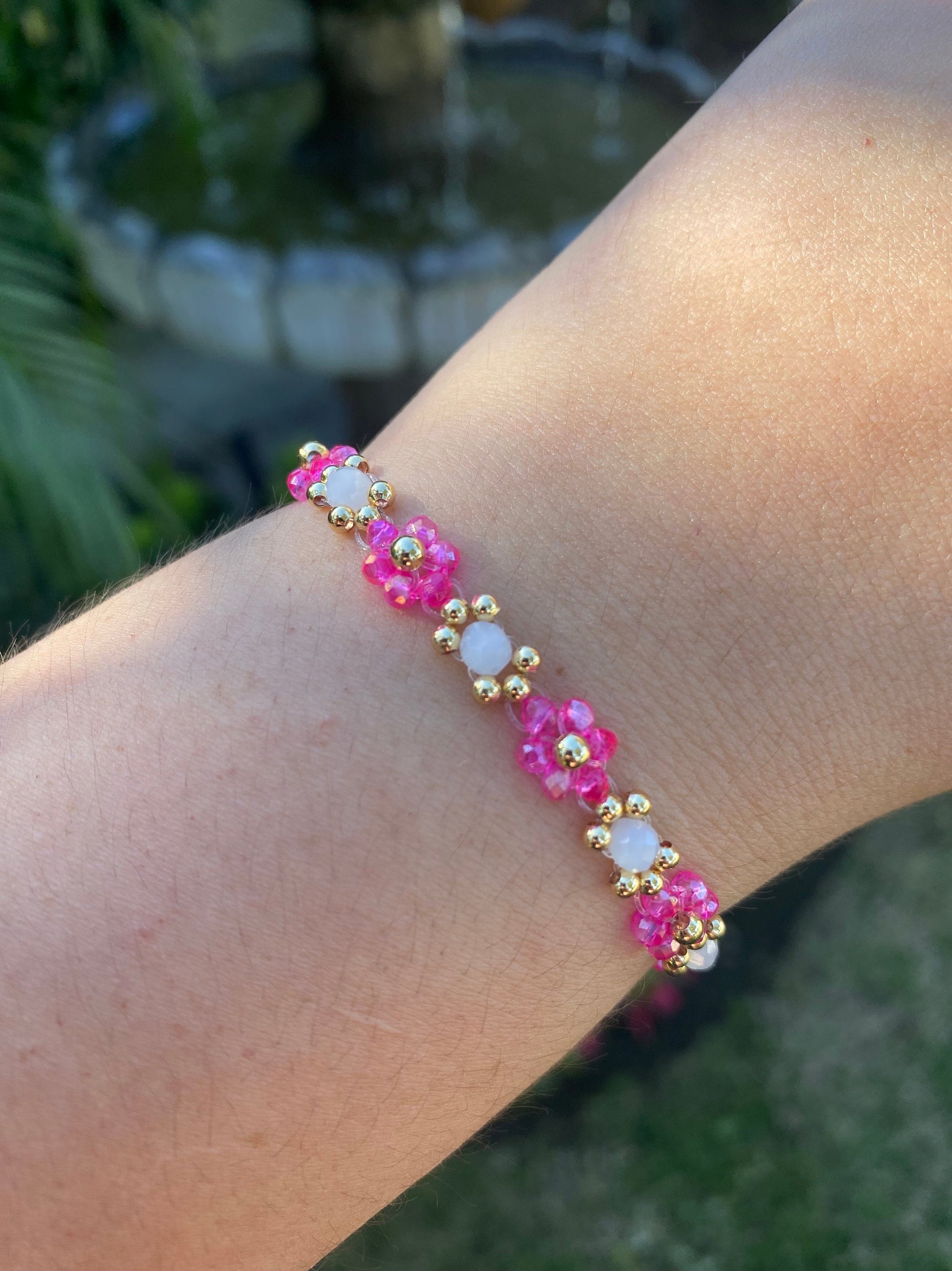 Cute Dainty Magenta Pink Daisy Flower Crystal Beaded Bracelet |Cute Bracelet | Mothers Day Gift | Birthday Gift | Bridesmaid Gift|Jewelry