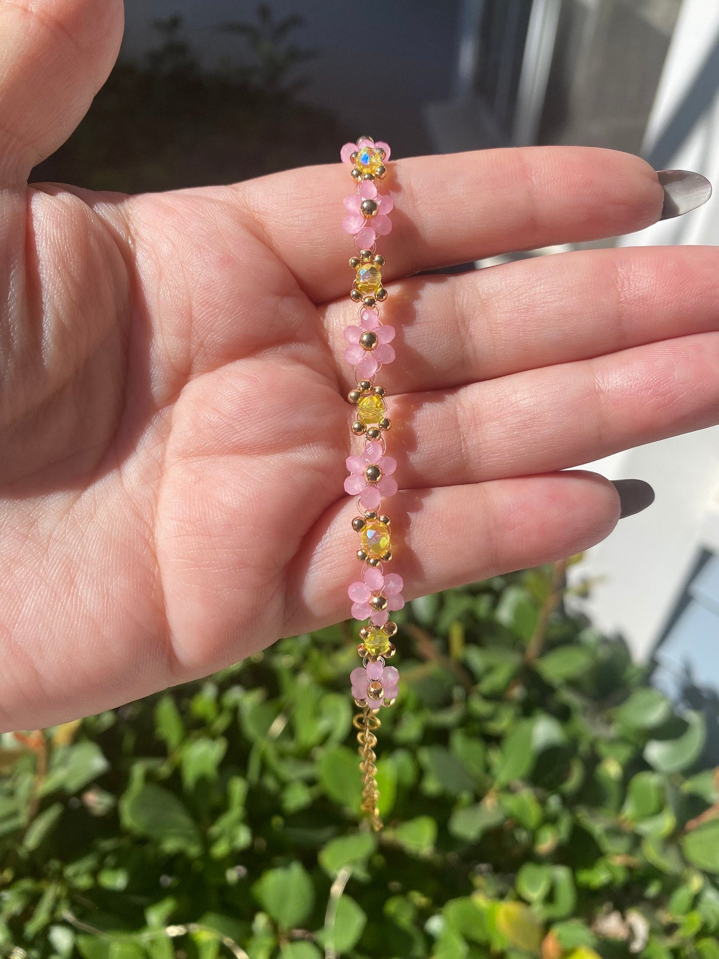 Cruel Summer inspired Dainty Pink and Yellow Daisy Flower Crystal Beaded Bracelet | Mothers Day Gift | Birthday Gift | Bridesmaid Gift