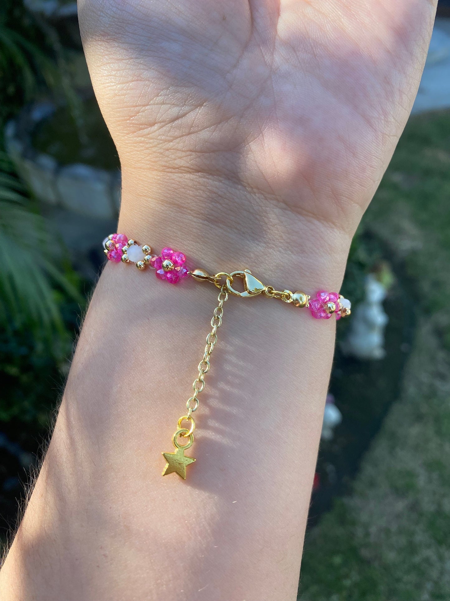 Cute Dainty Magenta Pink Daisy Flower Crystal Beaded Bracelet |Cute Bracelet | Mothers Day Gift | Birthday Gift | Bridesmaid Gift|Jewelry