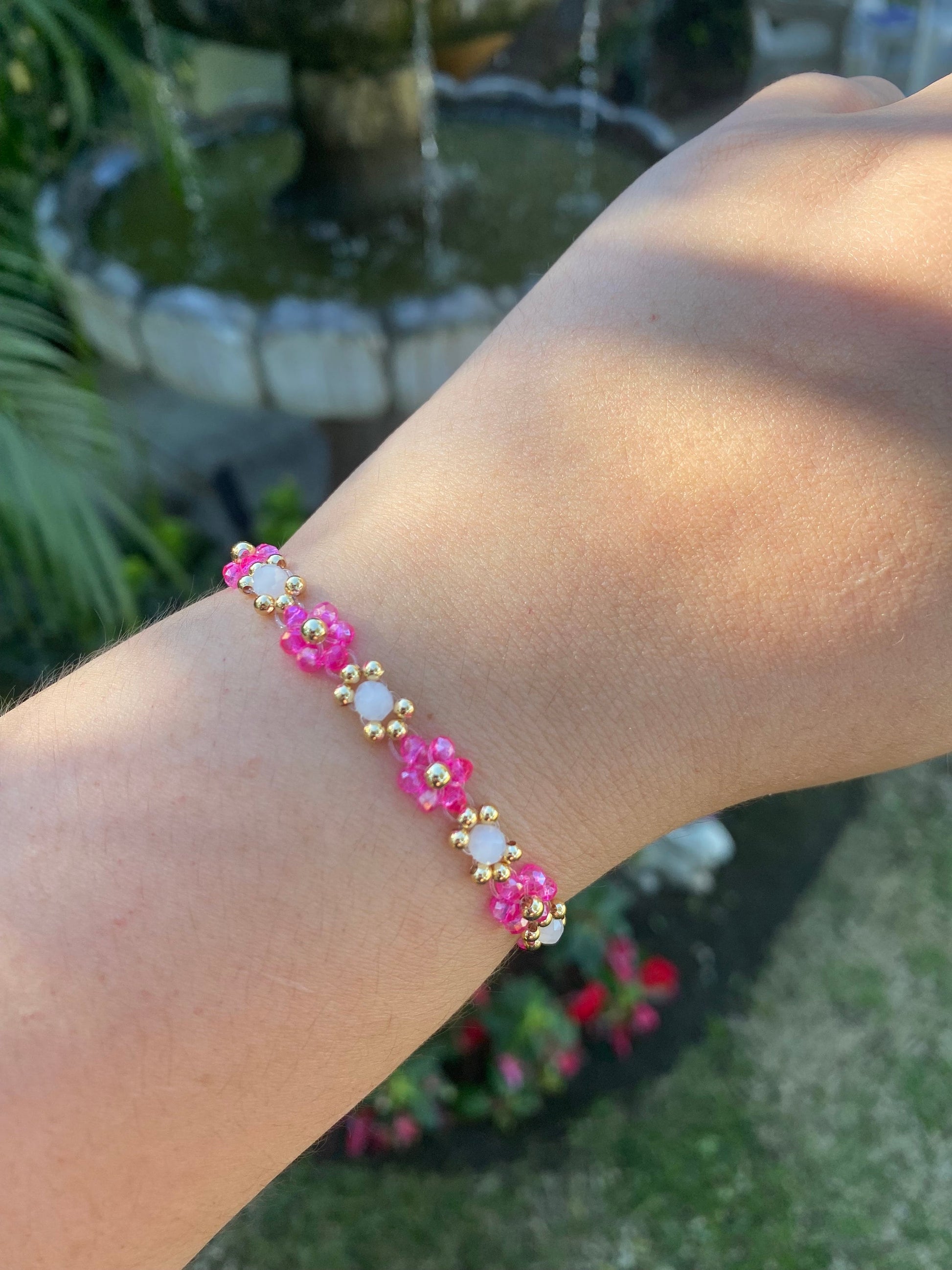 Cute Dainty Magenta Pink Daisy Flower Crystal Beaded Bracelet |Cute Bracelet | Mothers Day Gift | Birthday Gift | Bridesmaid Gift|Jewelry